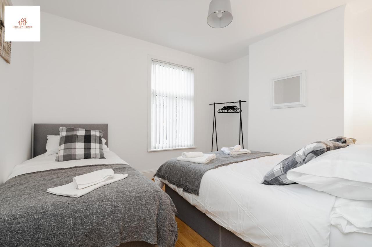 2 Bedroom House Liverpool- Large & Cosy- Sleeps 5 By Hinkley Homes Short Lets & Serviced Accommodation Екстериор снимка